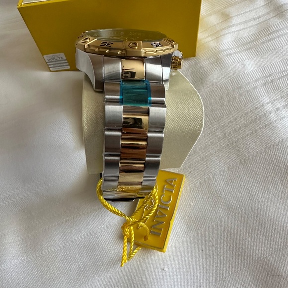 INVICTA WATCH MODEL 26100 - Picture 9 of 11